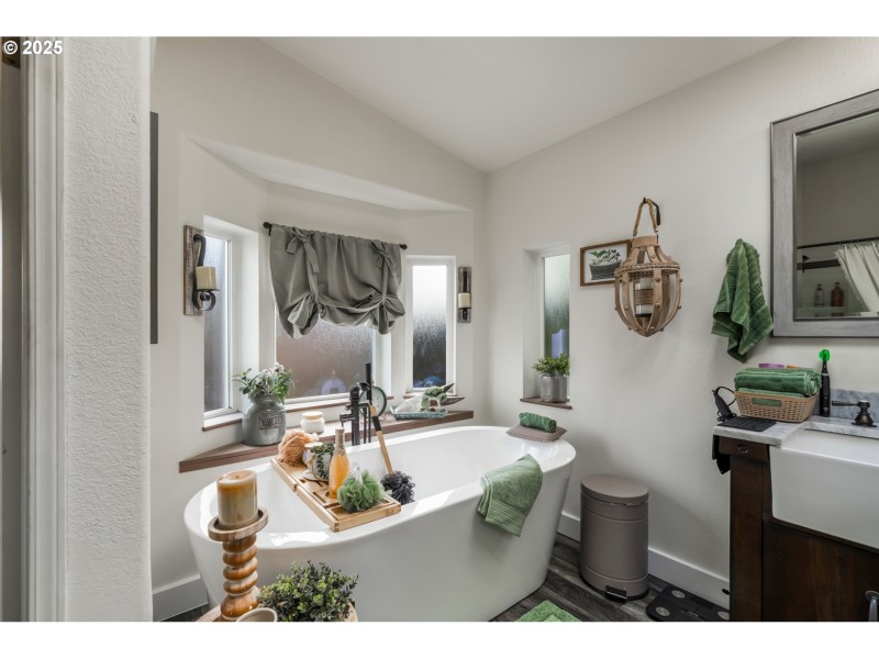 Owner's Suite Bathroom