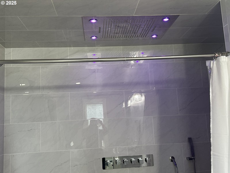 Owner's Suite Bathroom