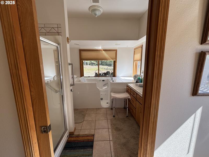 Owner's Suite Bathroom