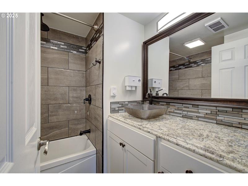 Bathroom, Continental