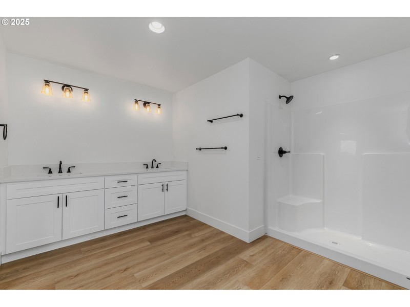 Owner's Suite Bathroom