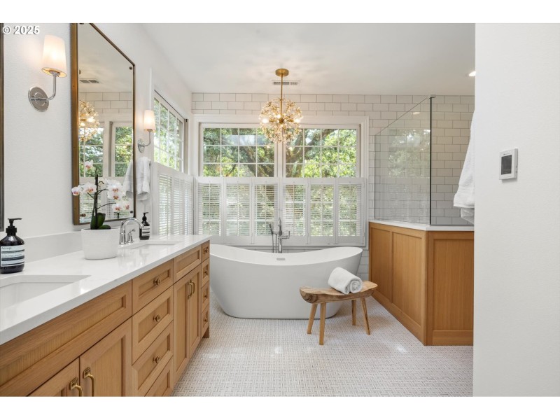 Owner's Suite Bathroom