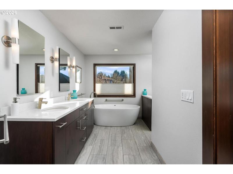 Owner's Suite Bathroom