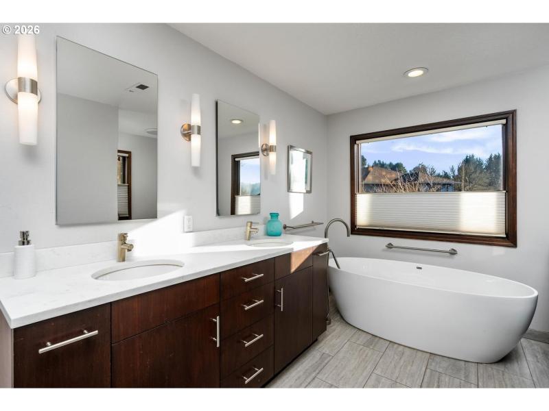 Owner's Suite Bathroom