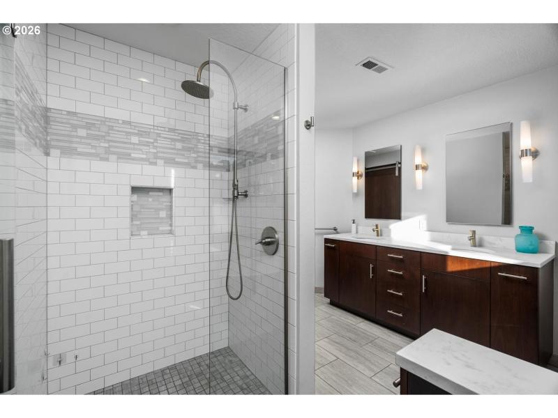 Owner's Suite Bathroom