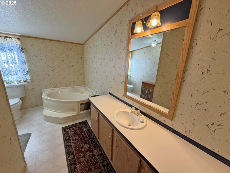 Bathroom, Attached