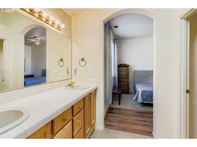 Owner's Suite Bathroom