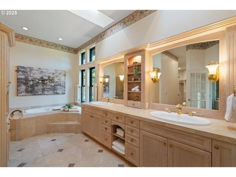 Owner's Suite Bathroom