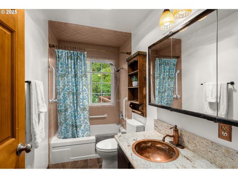 Owner's Suite Bathroom