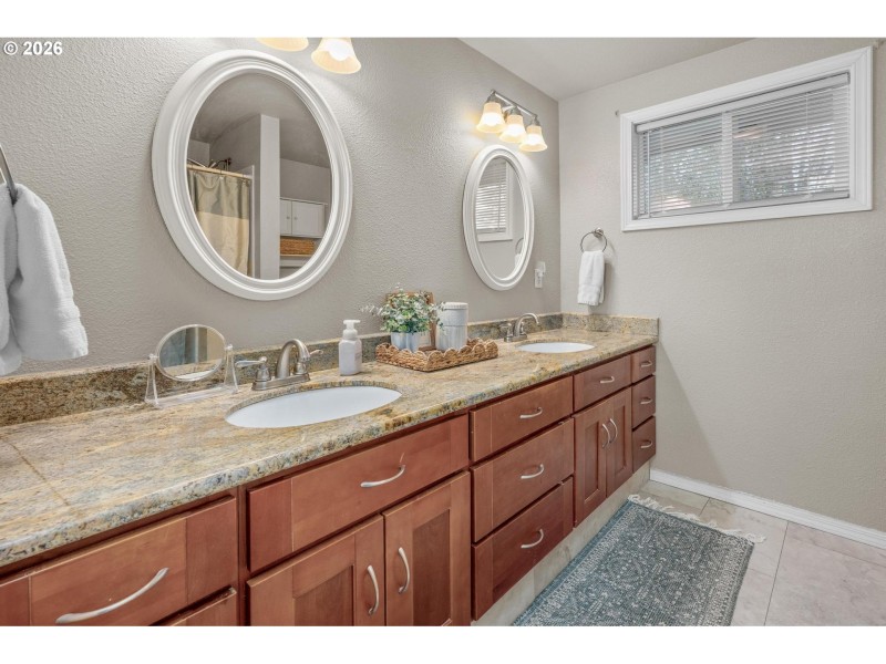 Bathroom, Attached