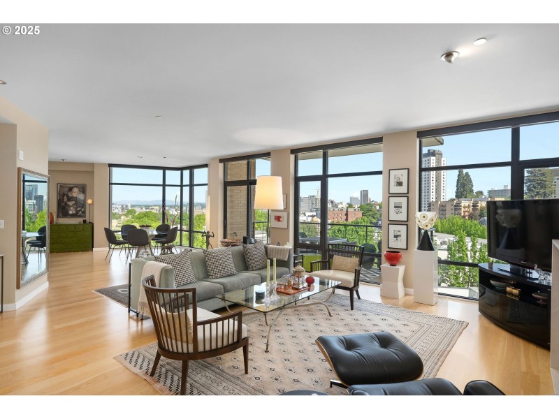 Living Room/Dining Room