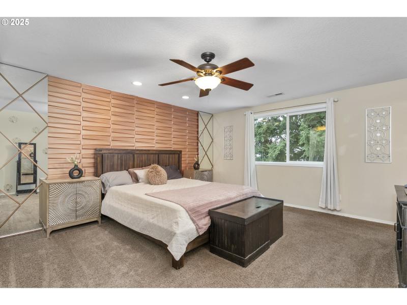 Bedroom, Primary