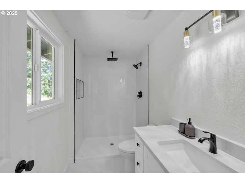 Owner's Suite Bathroom