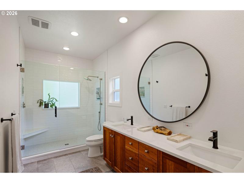 Owner's Suite Bathroom