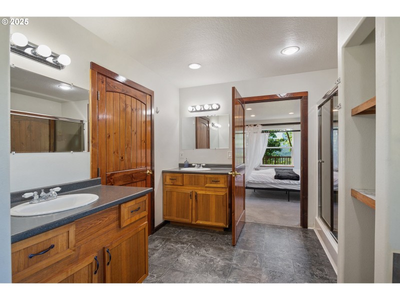 Owner's Suite Bathroom