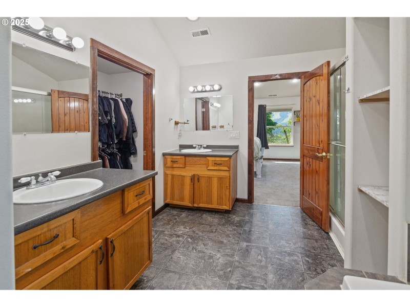 Owner's Suite Bathroom