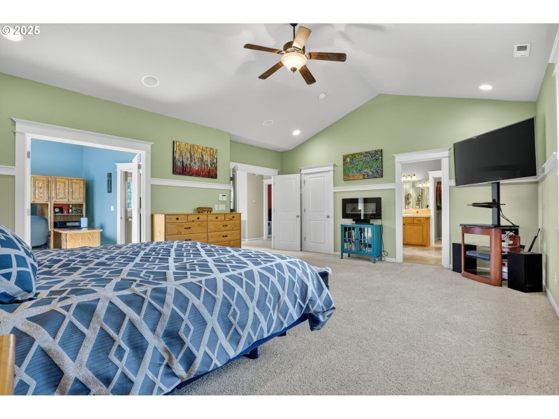 Bedroom, Owner's Suite