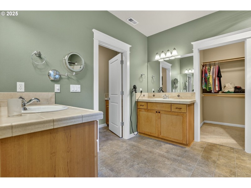 Owner's Suite Bathroom