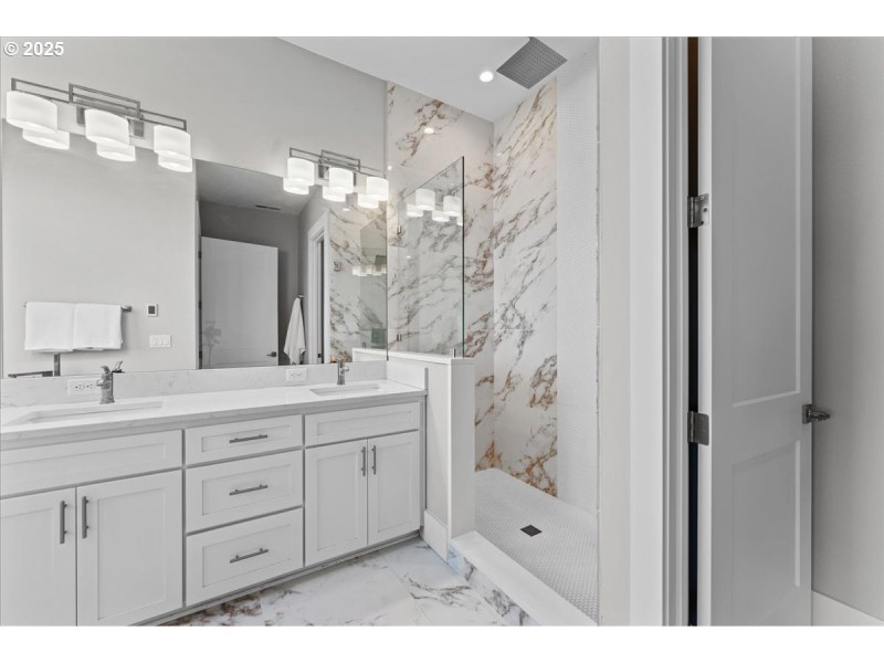 Owner's Suite Bathroom