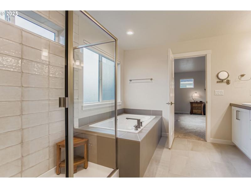 Bedroom, Owner's Suite