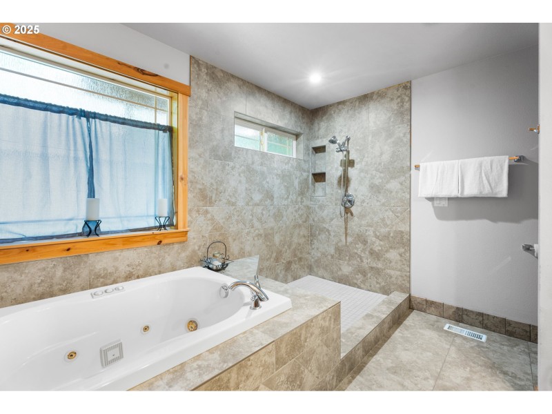 Owner's Suite Bathroom