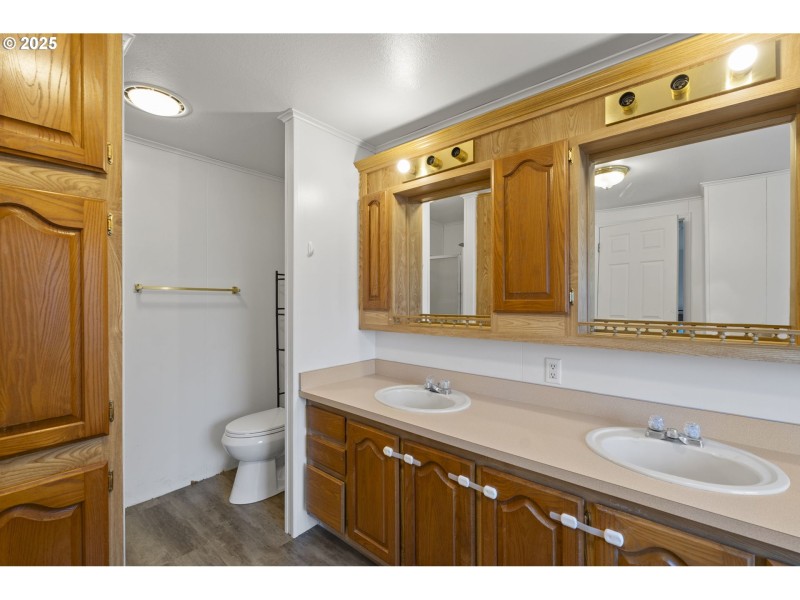 Owner's Suite Bathroom