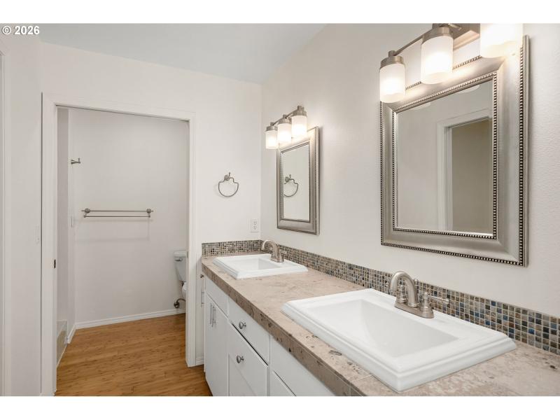 Bathroom, Attached