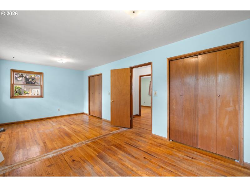 Bedroom, Primary