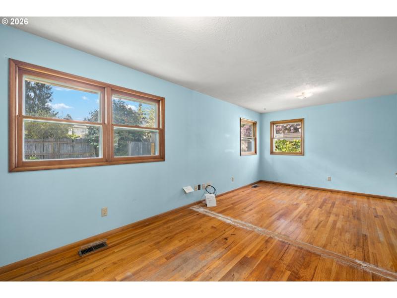 Bedroom, Primary