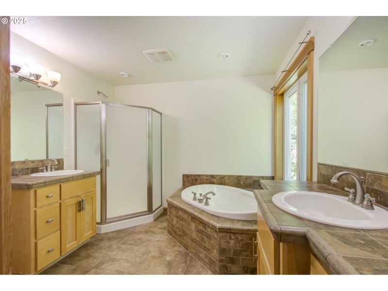 Owner's Suite Bathroom