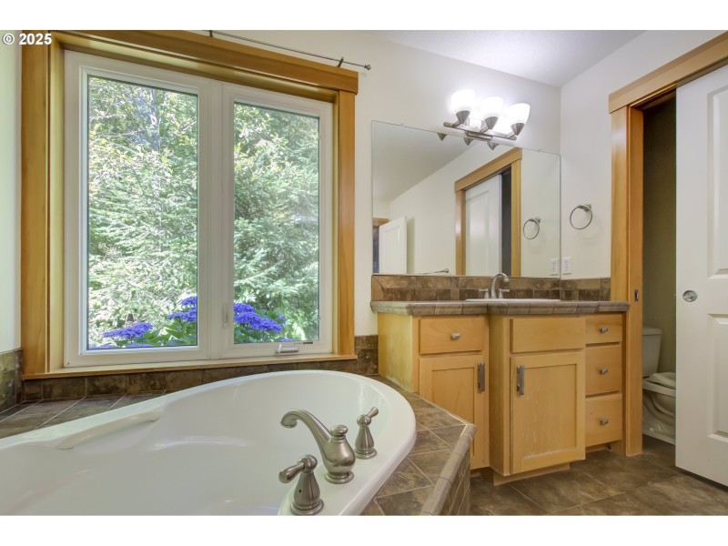 Owner's Suite Bathroom