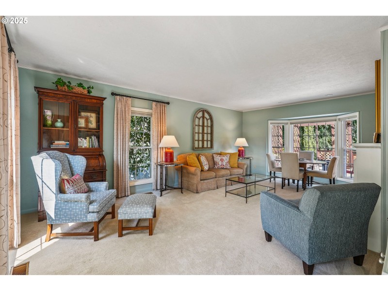 Living Room/Dining Room