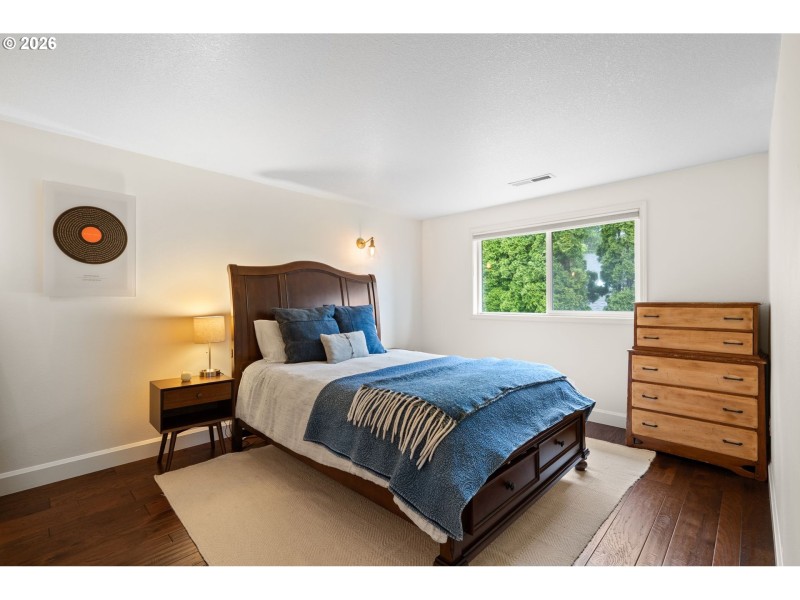 Bedroom, Primary
