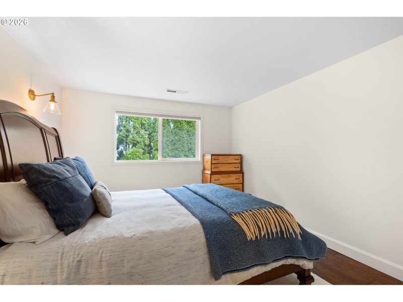 Bedroom, Primary