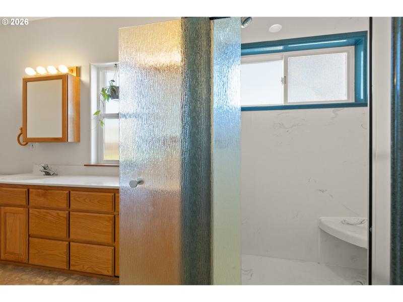 Bathroom, Attached