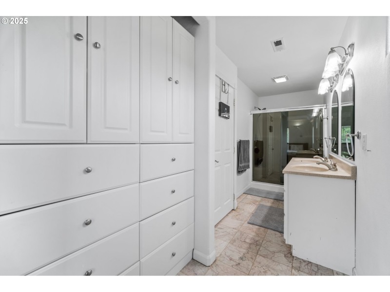 Owner's Suite Bathroom