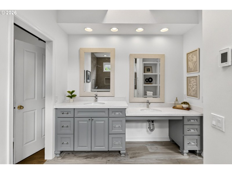 Owner's Suite Bathroom