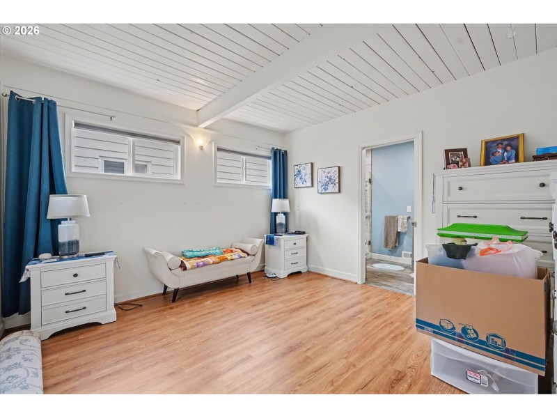 Bedroom, Primary