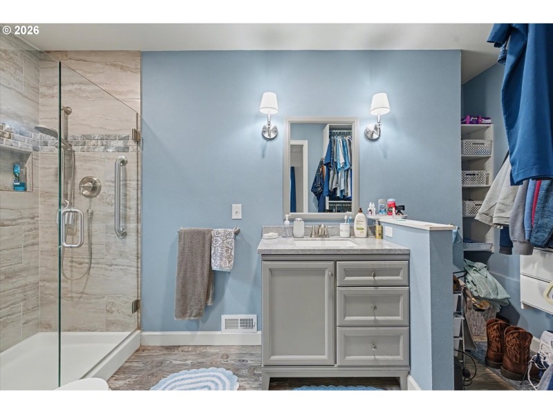 Bathroom, Attached