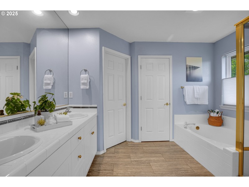 Owner's Suite Bathroom