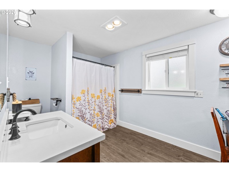 Bathroom, Attached