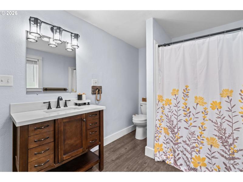 Bathroom, Attached