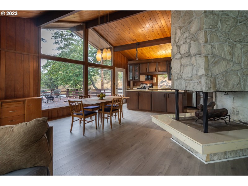 Living Room/Dining Room