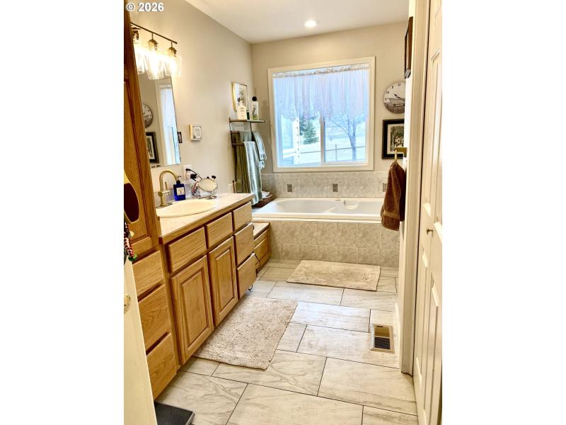 Bathroom, Attached