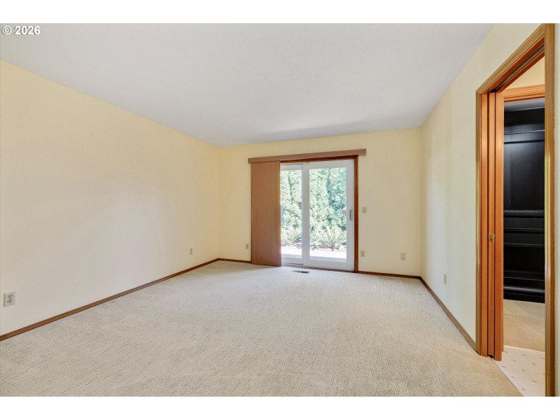 Bedroom, Primary