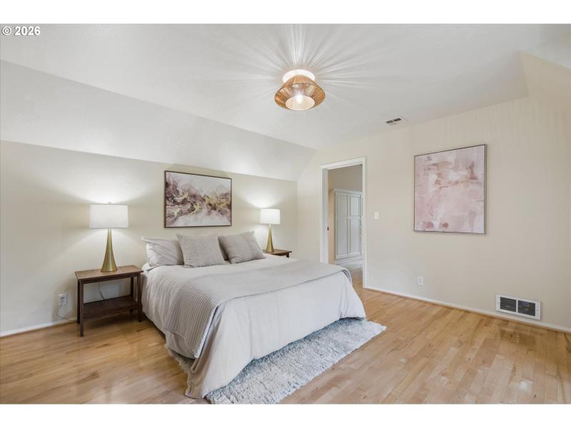 Bedroom, Primary