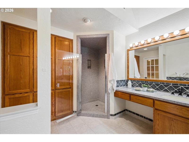Bathroom, Attached