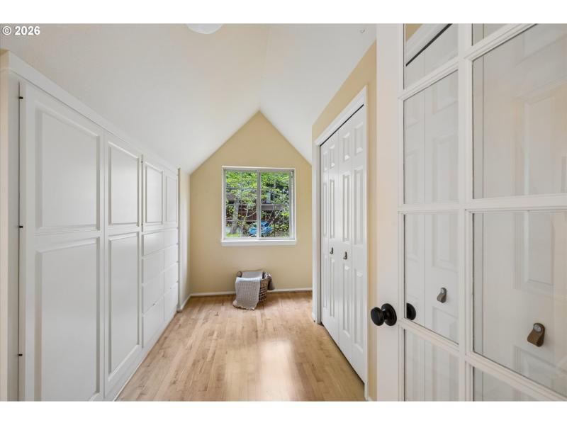 Bedroom, Primary