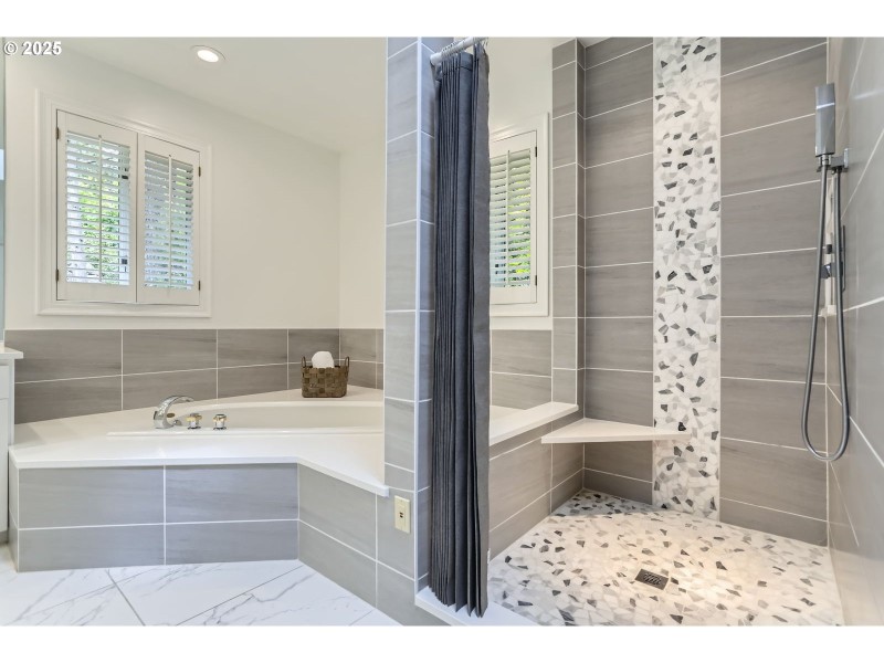 Owner's Suite Bathroom