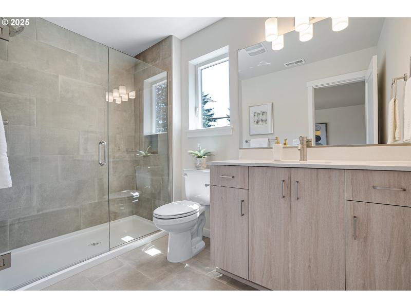 Bathroom, Attached